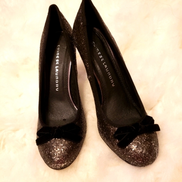 NEW Chinese Laundry Black Metallic Glitter Heels Stiletto Leather Shoes Celebs - Picture 4 of 10